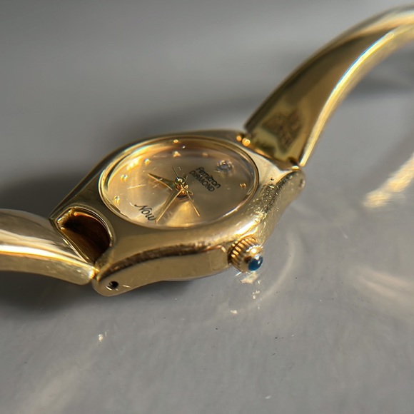 Armitron Now Gold Tone Ladies Bangle Bracelet Watch - Picture 5 of 15